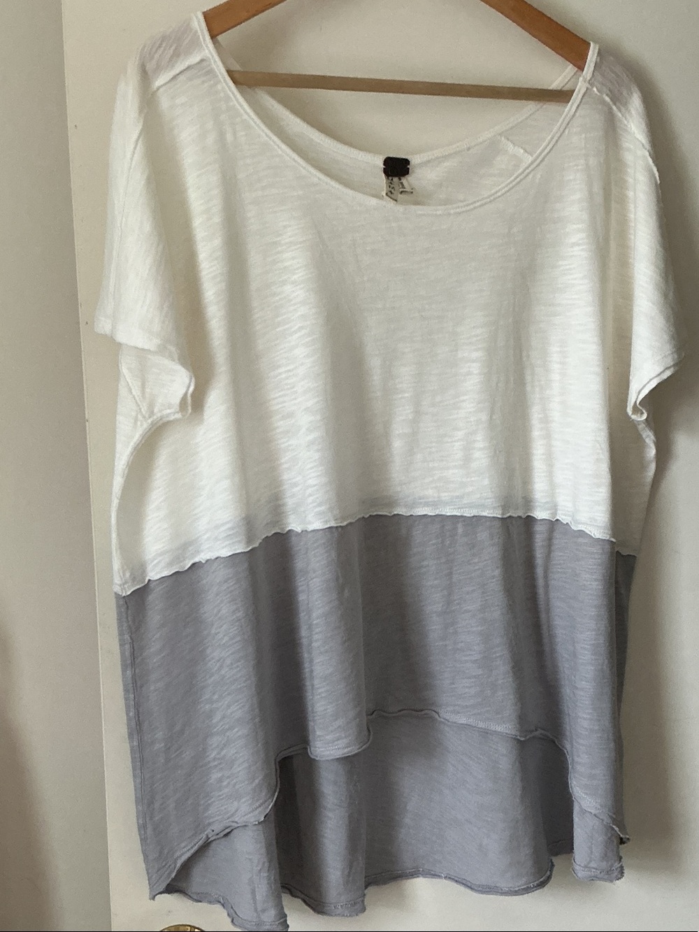 FREE PEOPLE Women's Two-Tone White and Light Gray Relaxed oversized Tee